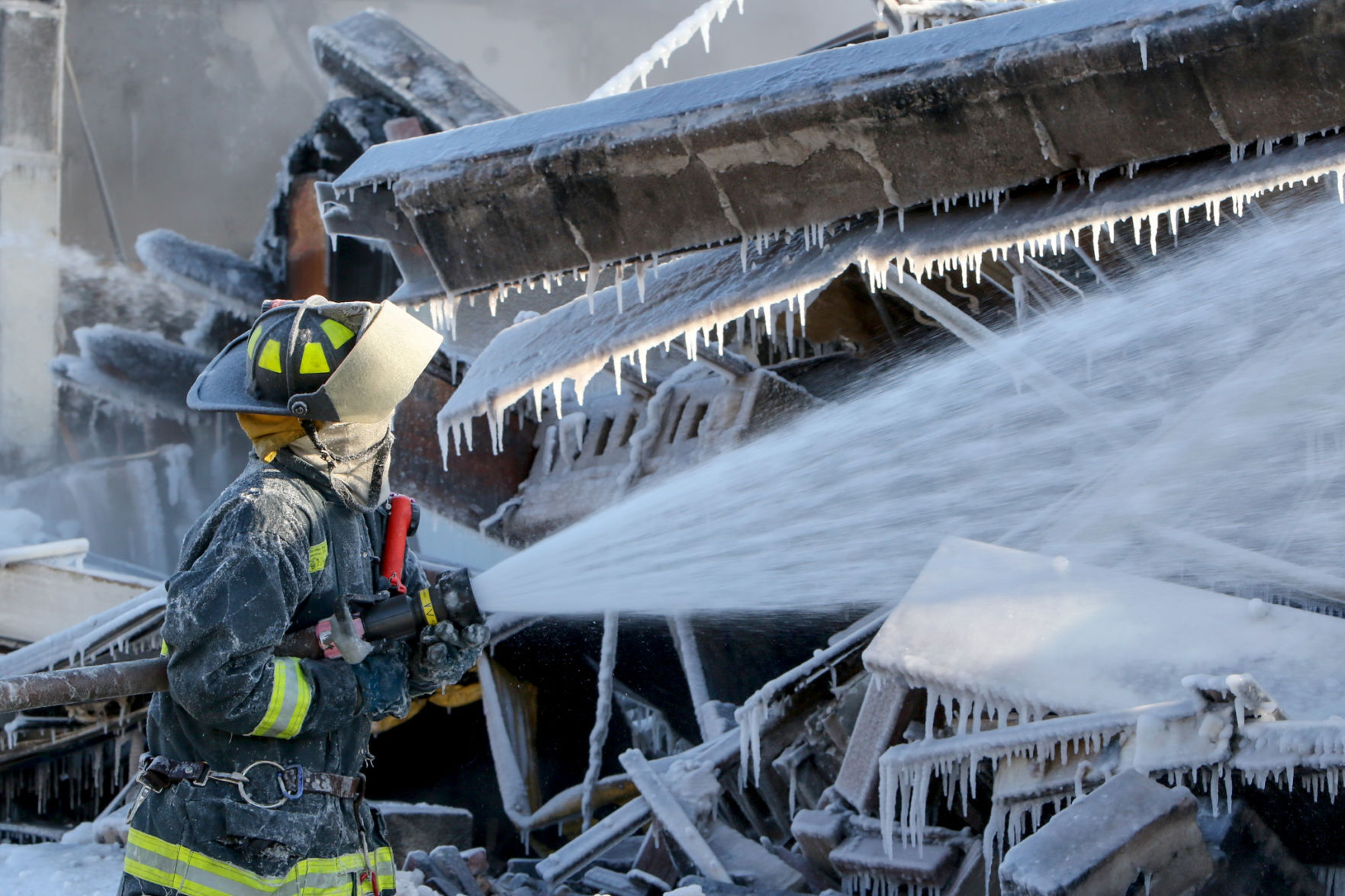 early morning Hammond fire on Hohman